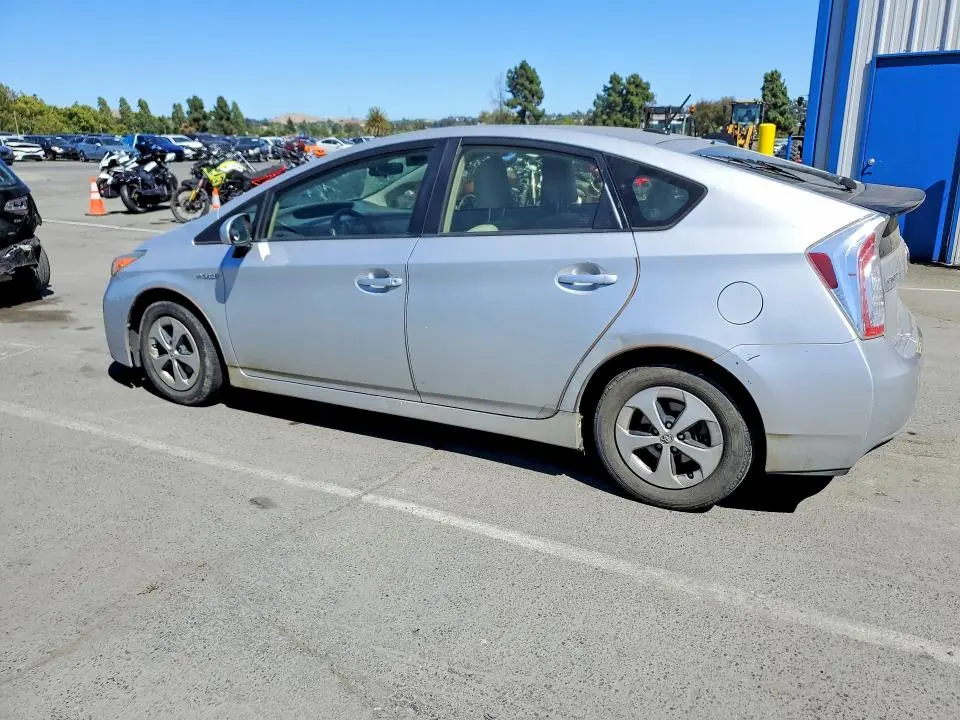 2015 TOYOTA PRIUS THREE  