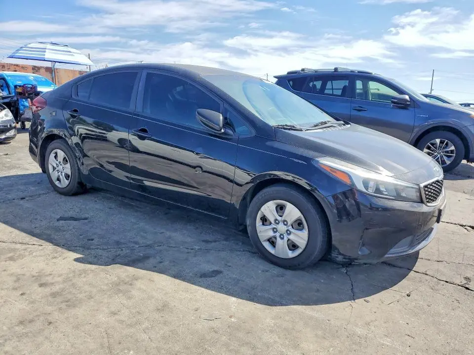 2017 KIA FORTE LX  