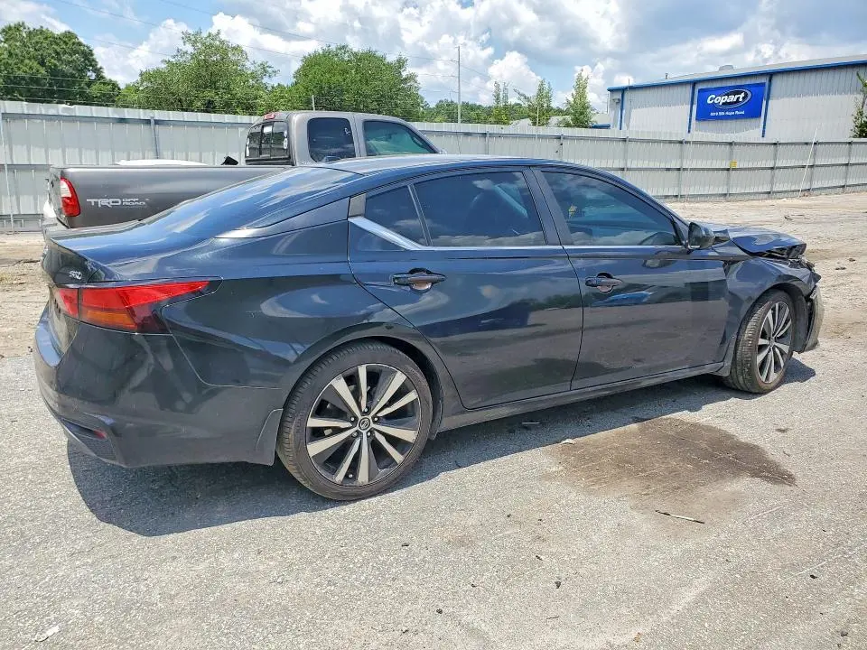 2019 NISSAN ALTIMA SR  