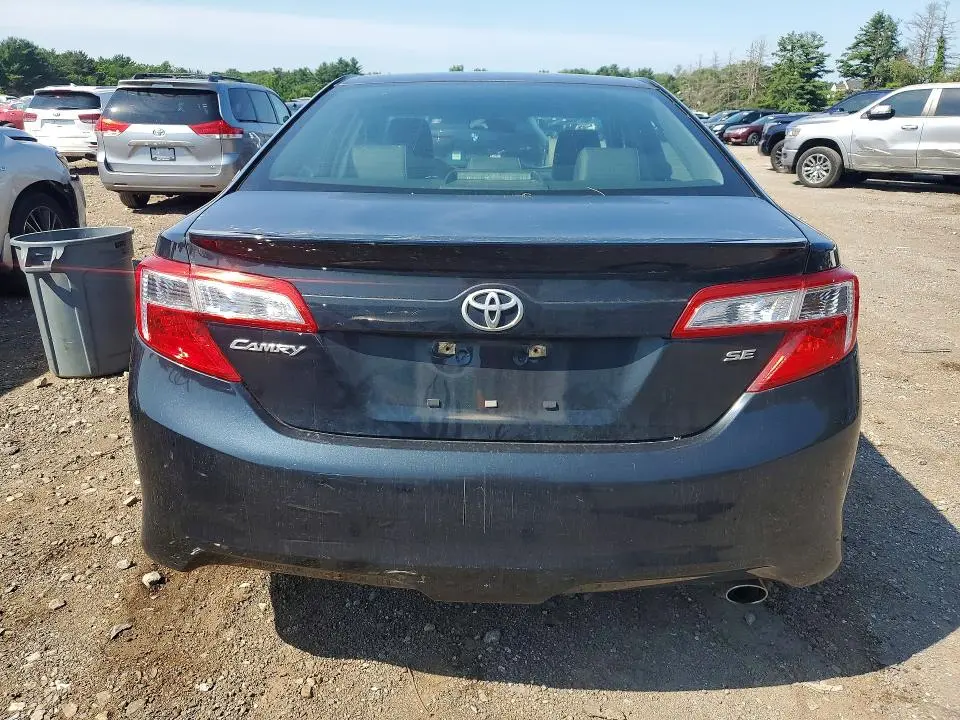 2012 TOYOTA CAMRY SE  