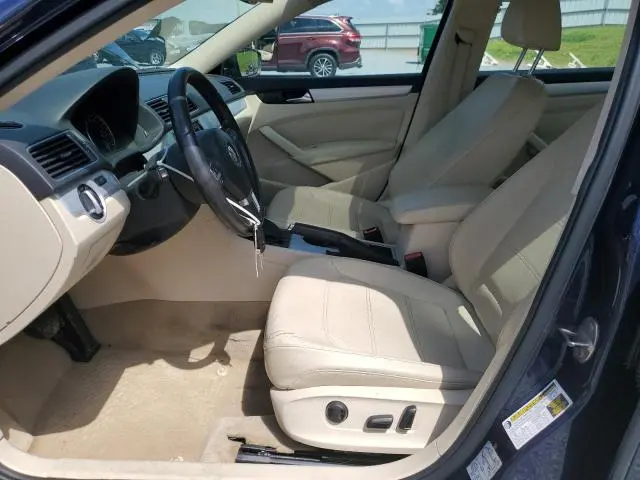 2013 VOLKSWAGEN PASSAT SE  