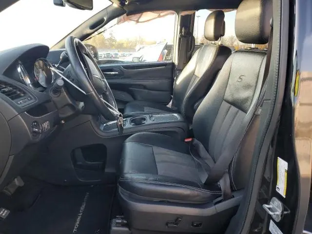 2016 CHRYSLER TOWN & COUNTRY S  