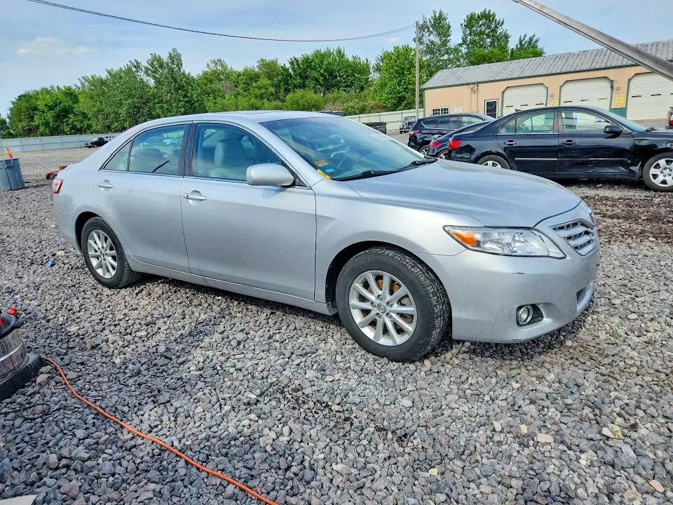 2010 TOYOTA CAMRY XLE V6  