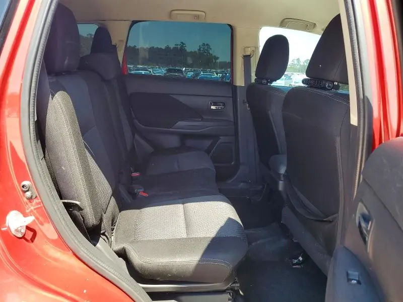 2016 MITSUBISHI OUTLANDER ES  