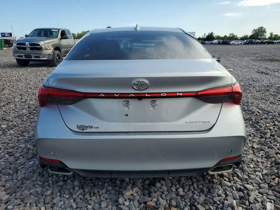 2019 TOYOTA AVALON LIMITED  