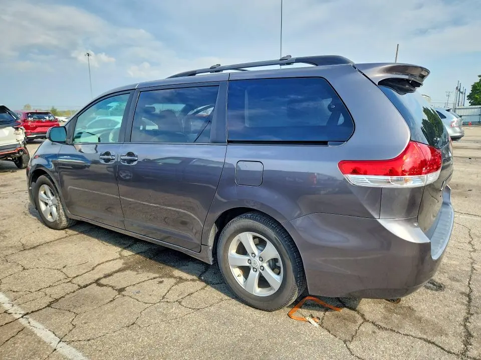 2012 TOYOTA SIENNA LE  