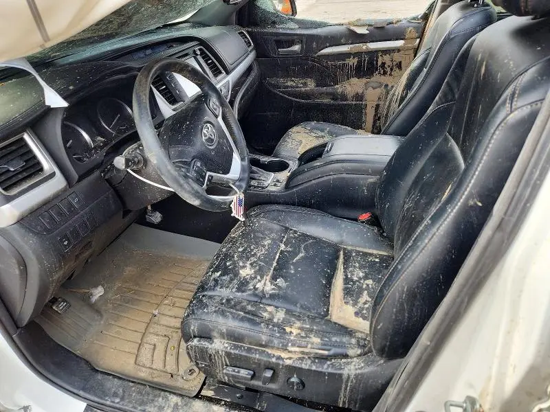 2016 TOYOTA HIGHLANDER XLE  