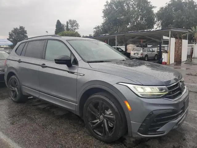 2023 VOLKSWAGEN TIGUAN SE R-LINE BLACK  