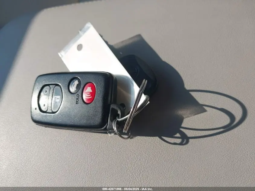 2011 TOYOTA AVALON LIMITED