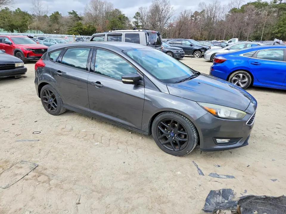 2016 FORD FOCUS SE  