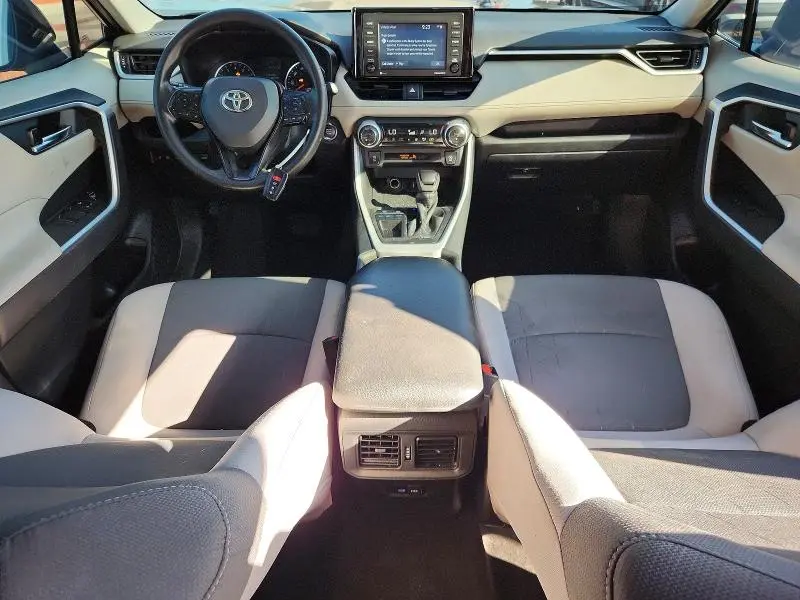 2022 TOYOTA RAV4 XLE  