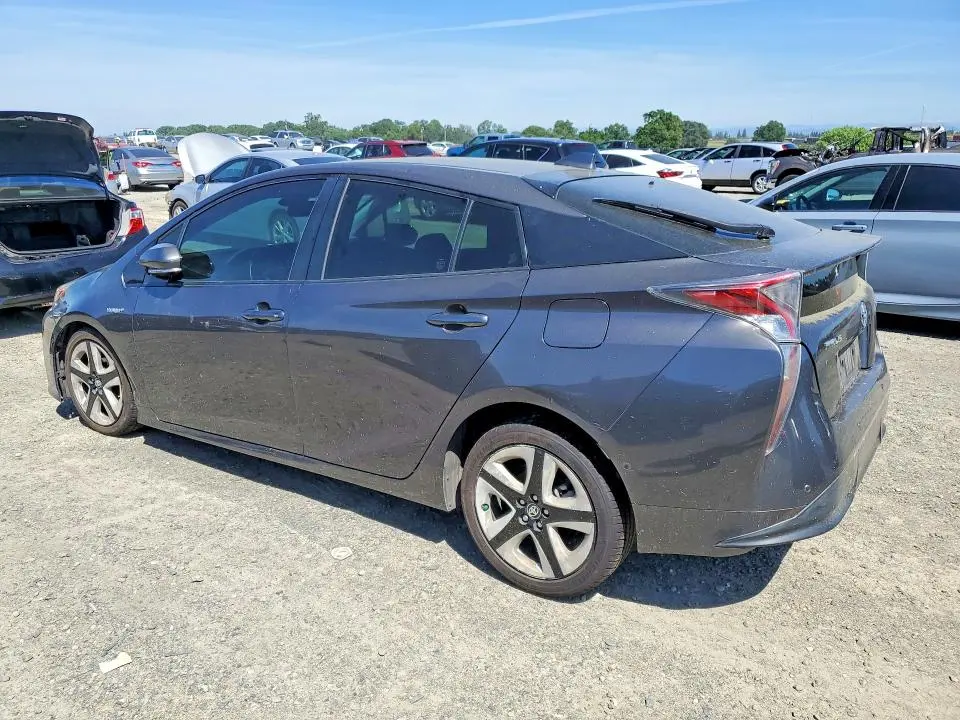2016 TOYOTA PRIUS III  