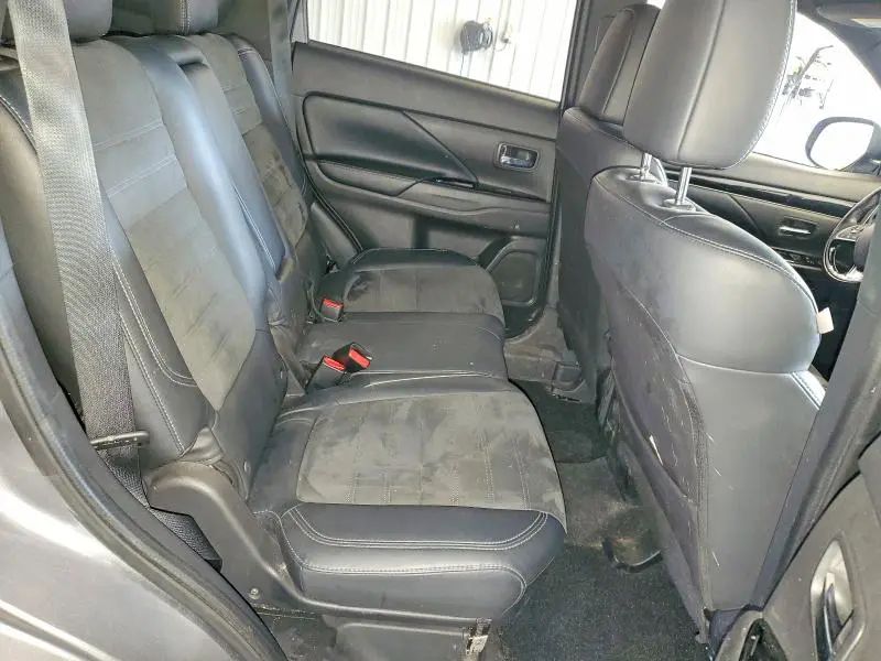 2019 MITSUBISHI OUTLANDER SE  