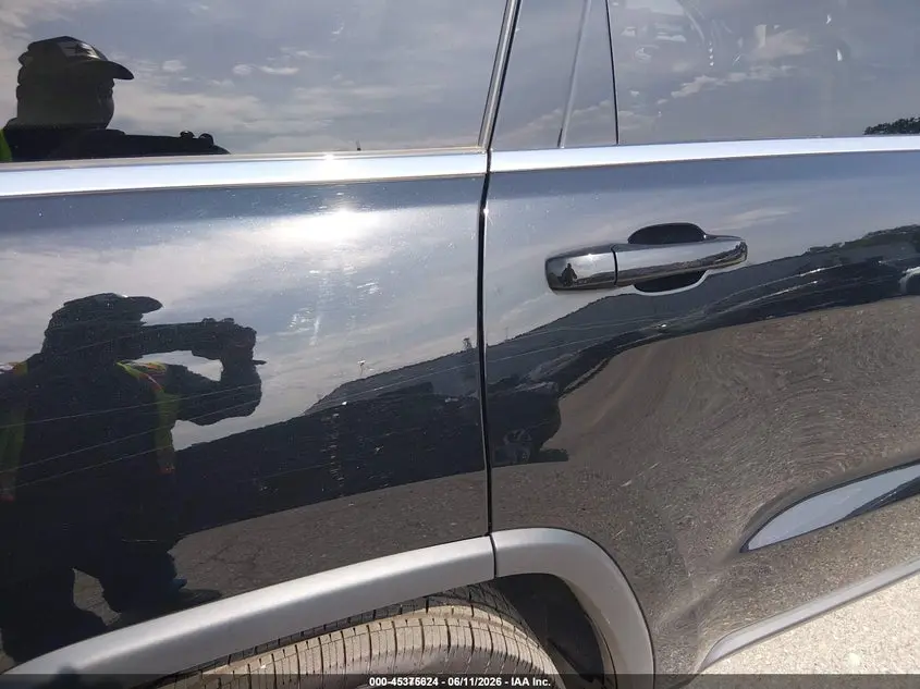 2019 JEEP GRAND CHEROKEE LAREDO E 4X4