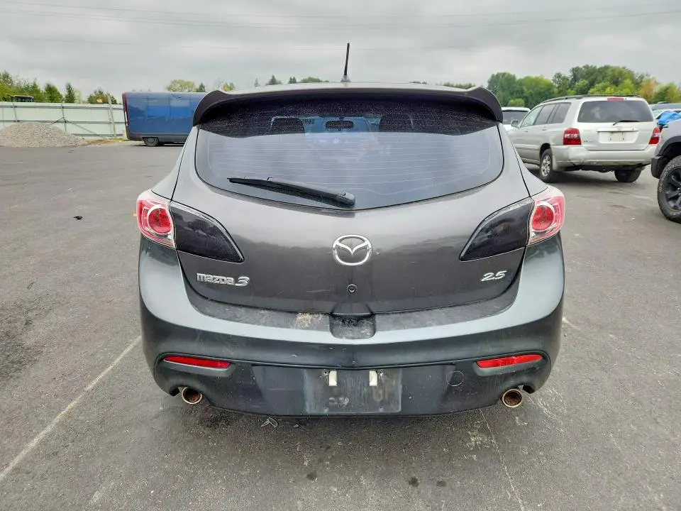 2011 MAZDA 3 S  