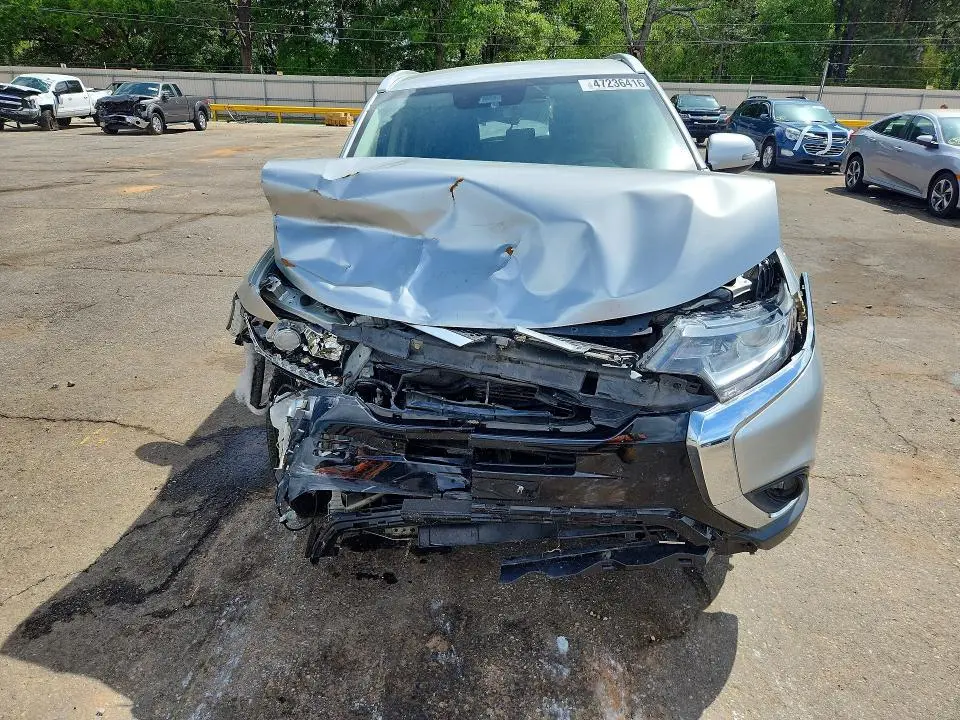 2020 MITSUBISHI OUTLANDER SE  