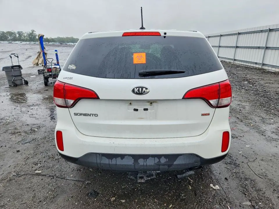2015 KIA SORENTO LX  