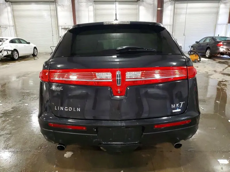 2014 LINCOLN MKT   