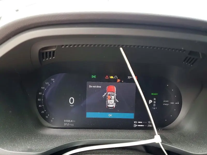 2024 VOLVO XC60 PLUS  