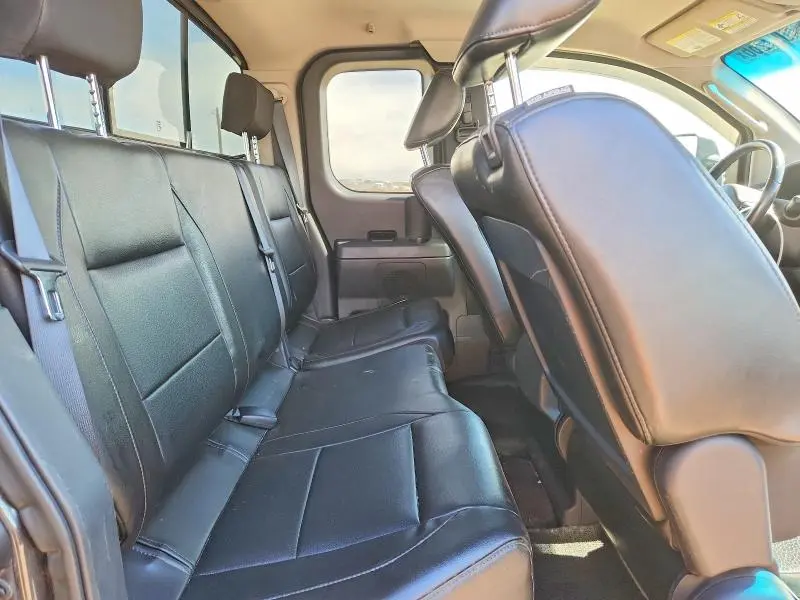 2011 NISSAN TITAN SV  