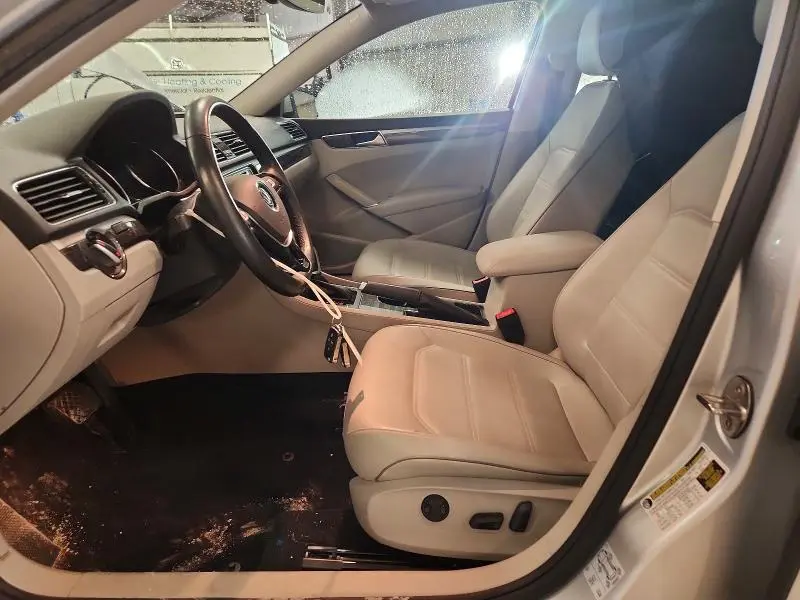 2018 VOLKSWAGEN PASSAT SE  