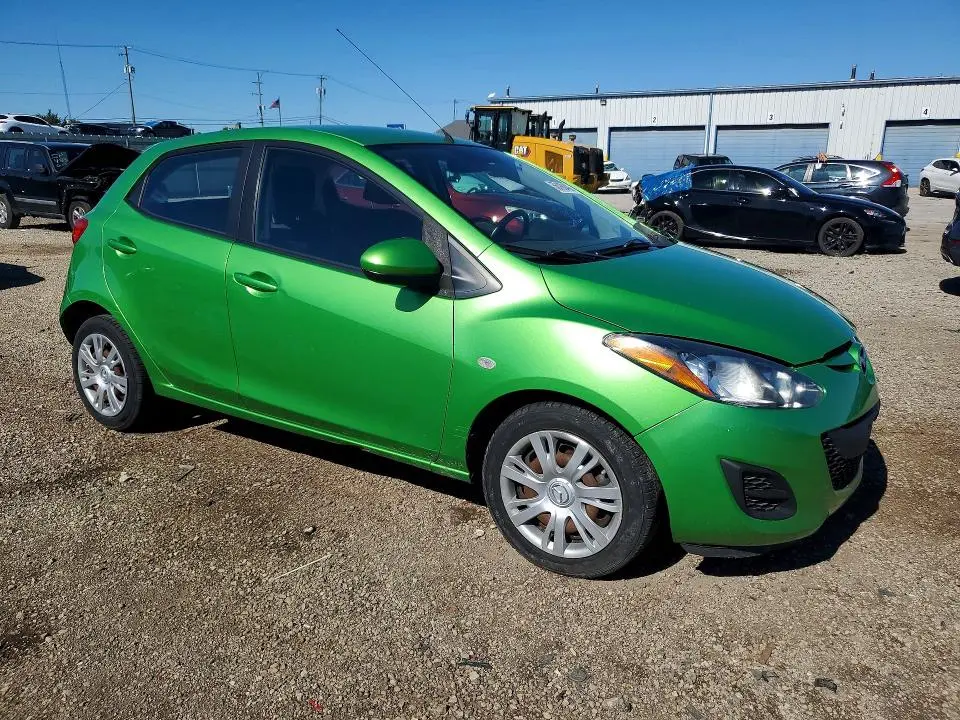 2013 MAZDA MAZDA2   