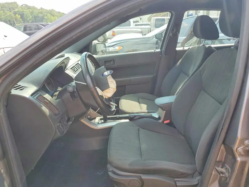 2011 FORD FOCUS SE  
