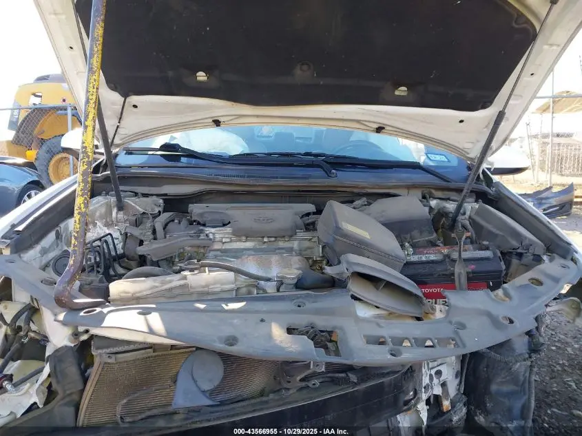 2012 TOYOTA CAMRY LE