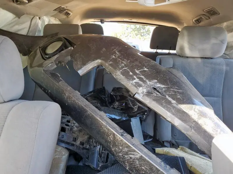 2016 TOYOTA SEQUOIA SR5  