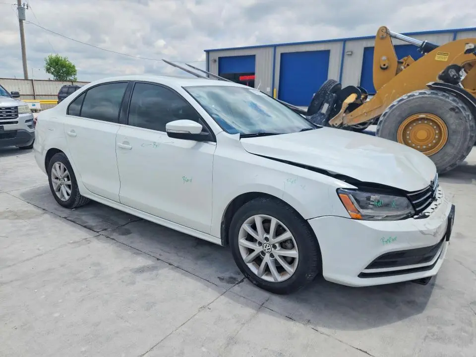 2017 VOLKSWAGEN JETTA SE  