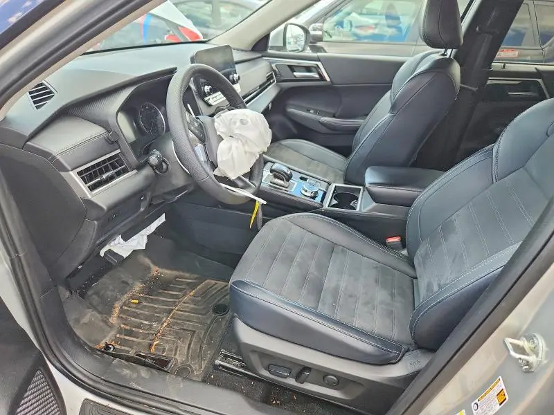 2024 MITSUBISHI OUTLANDER SE  