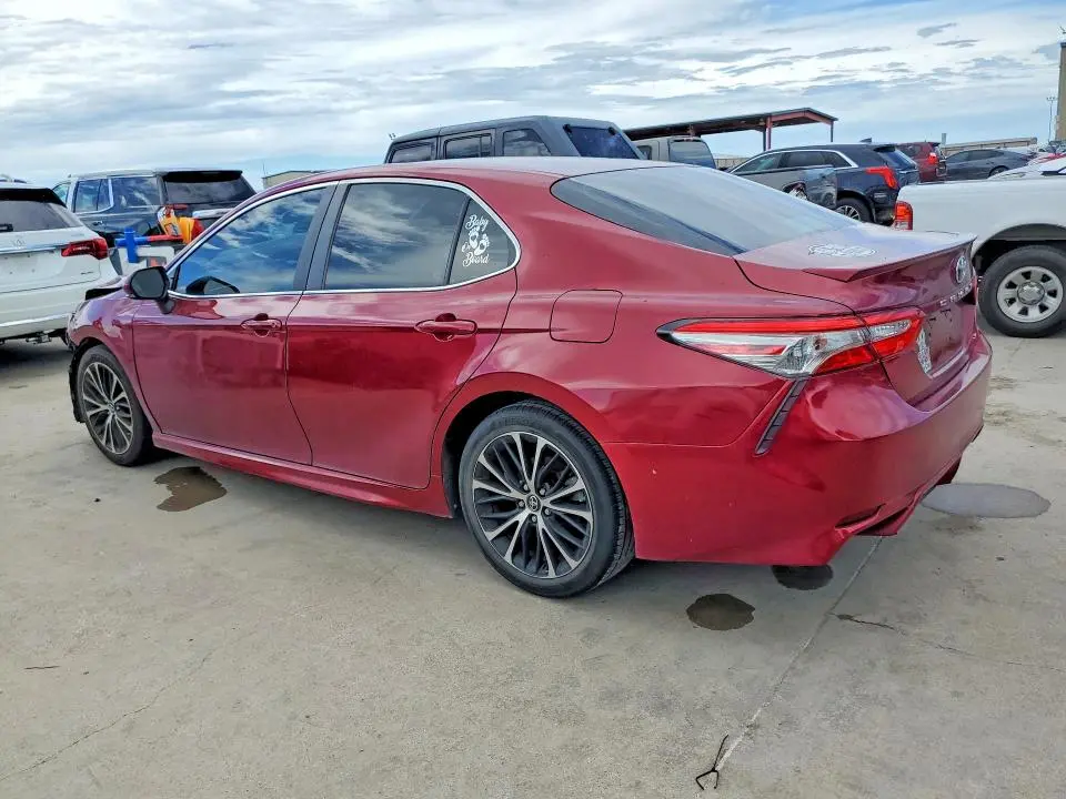 2018 TOYOTA CAMRY SE  