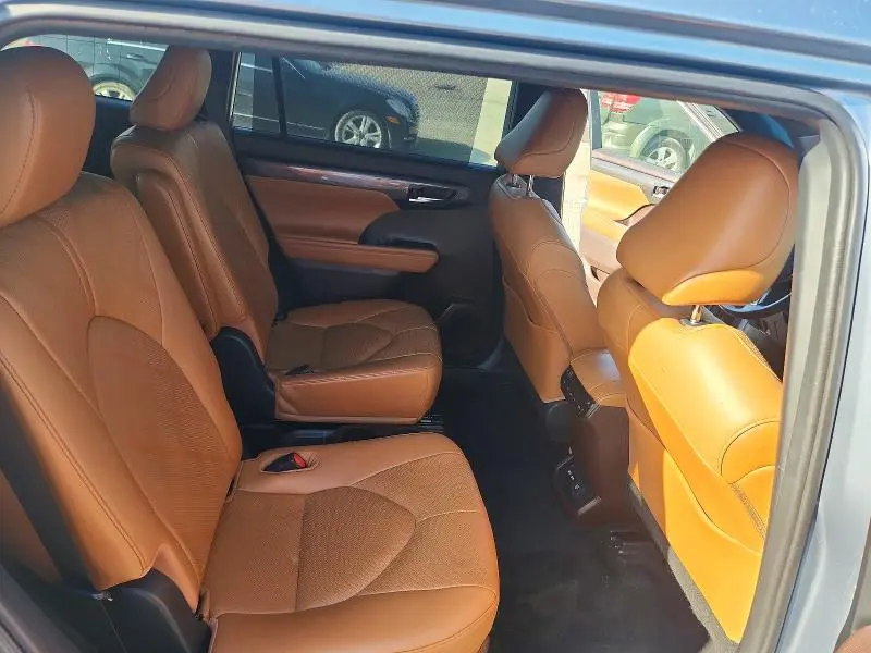 2021 TOYOTA HIGHLANDER PLATINUM  