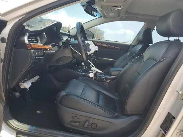 2018 KIA CADENZA PREMIUM  