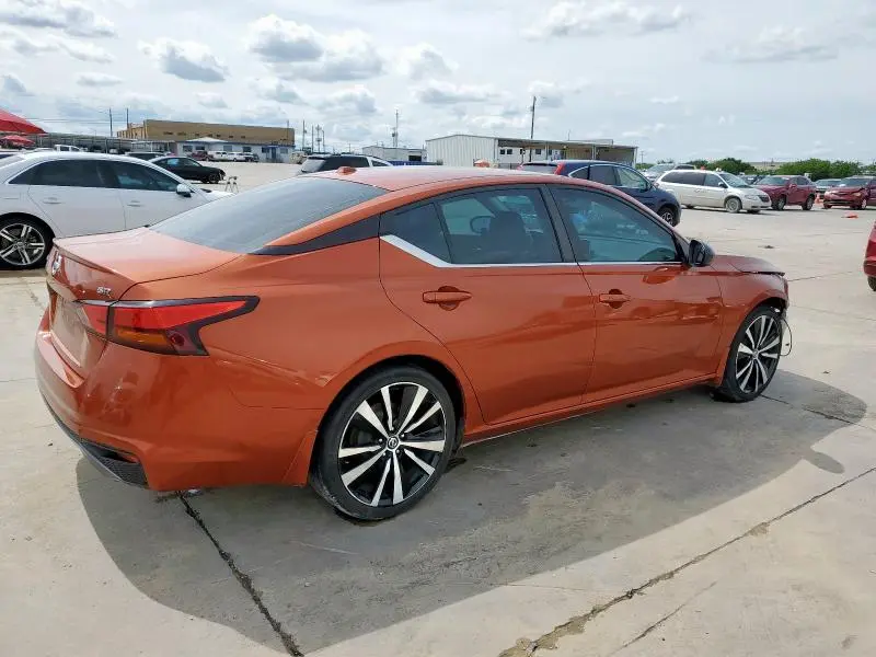2019 NISSAN ALTIMA SR  