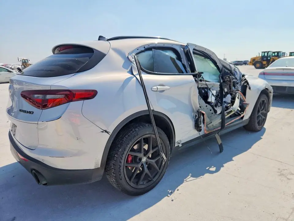 2020 ALFA ROMEO STELVIO   