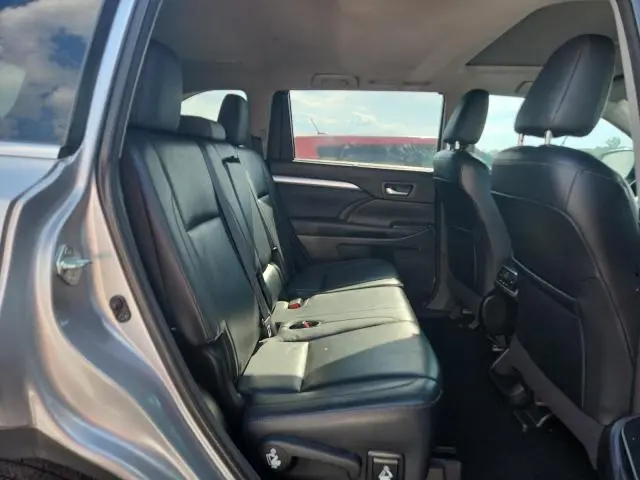 2015 TOYOTA HIGHLANDER XLE  