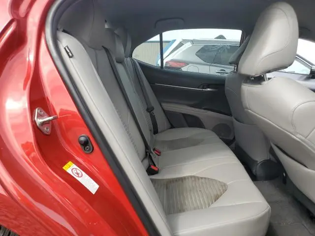 2019 TOYOTA CAMRY SE  
