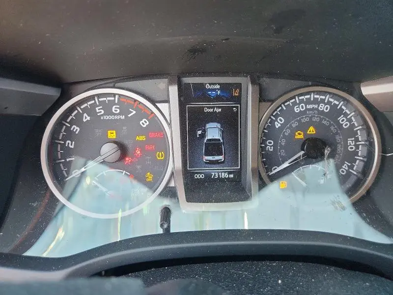 2022 TOYOTA TACOMA SR5 V6  