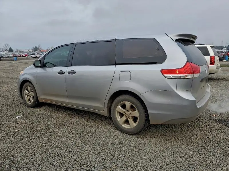 2012 TOYOTA SIENNA   