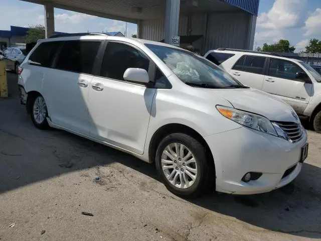 2015 TOYOTA SIENNA XLE  