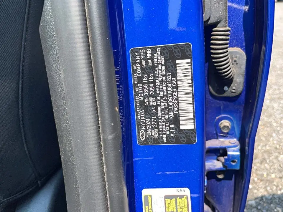 2024 HYUNDAI ELANTRA SE  