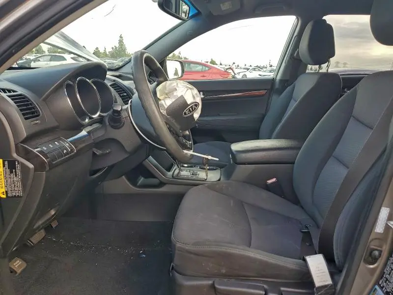 2011 KIA SORENTO BASE  