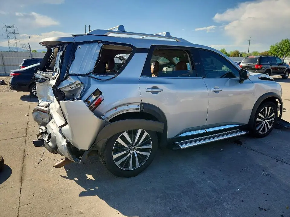 2022 NISSAN PATHFINDER PLATINUM  