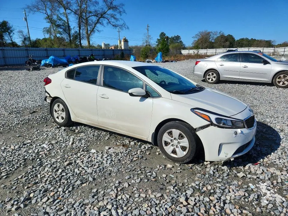 2018 KIA FORTE LX  