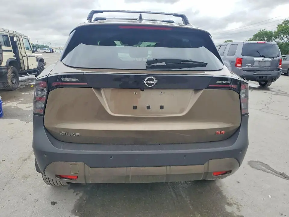 2026 NISSAN KICKS SR  