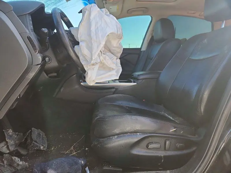 2016 INFINITI Q70 3.7  