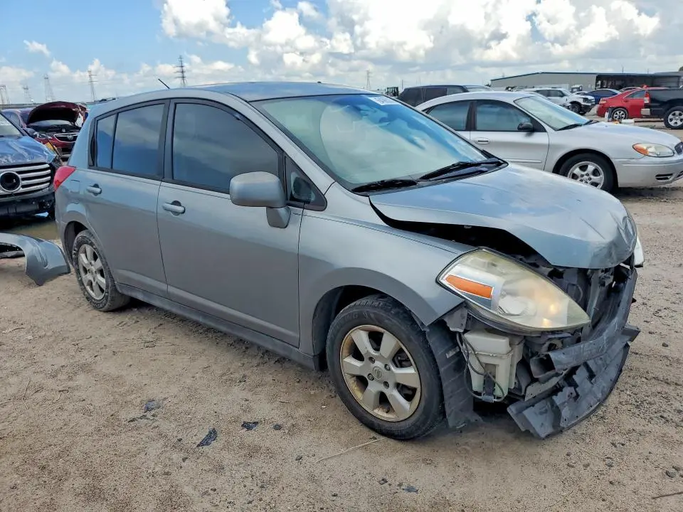 2012 NISSAN VERSA 1.8 S  