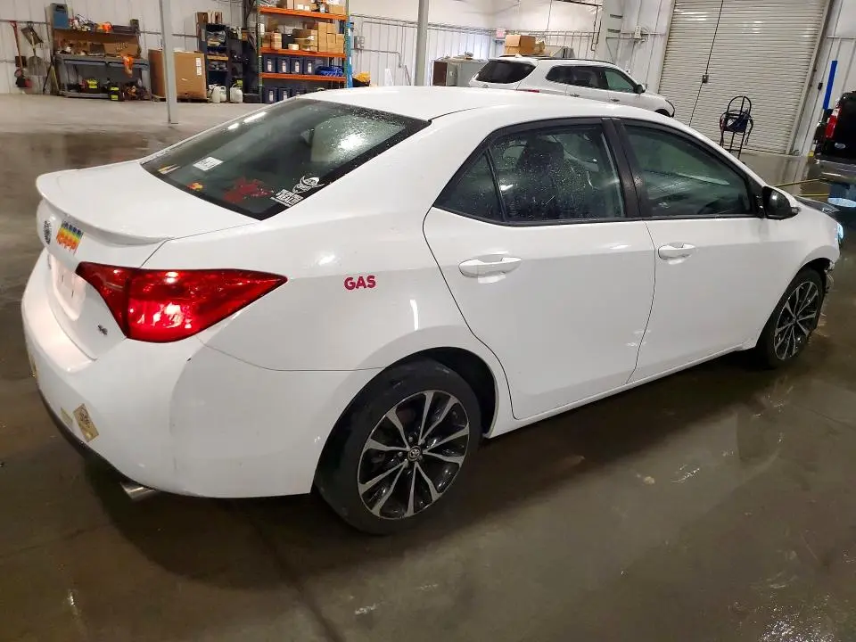 2017 TOYOTA COROLLA SE  