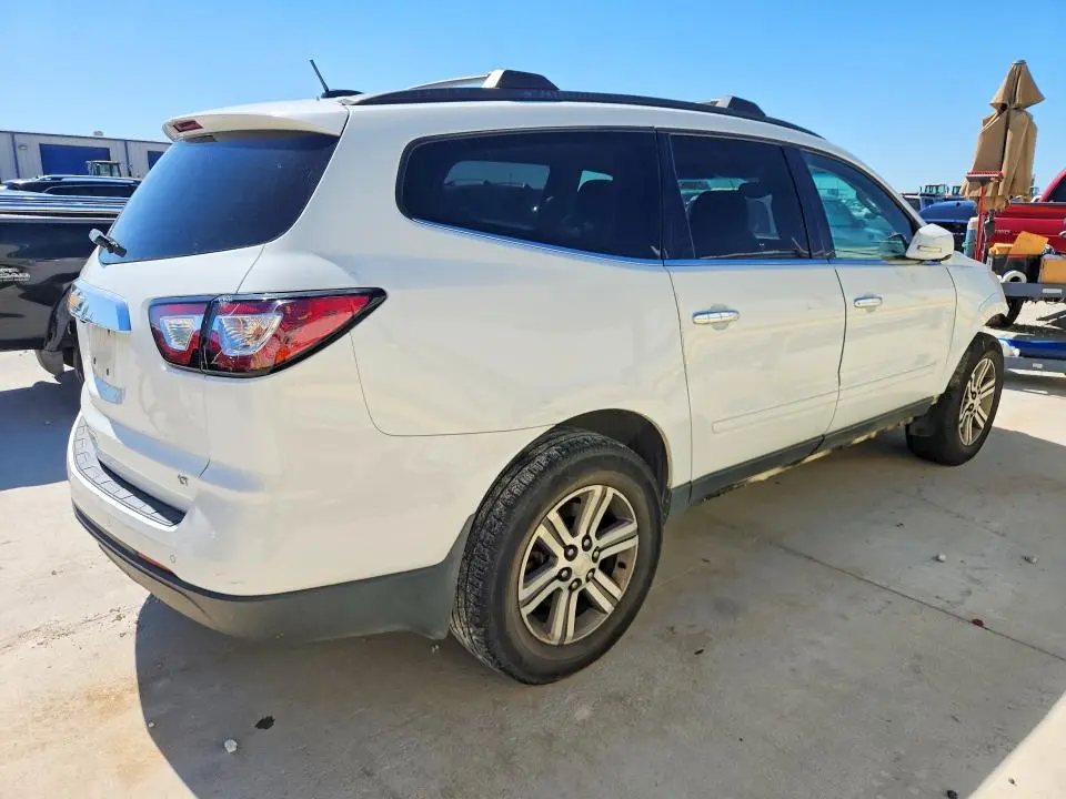 2017 CHEVROLET TRAVERSE LT  